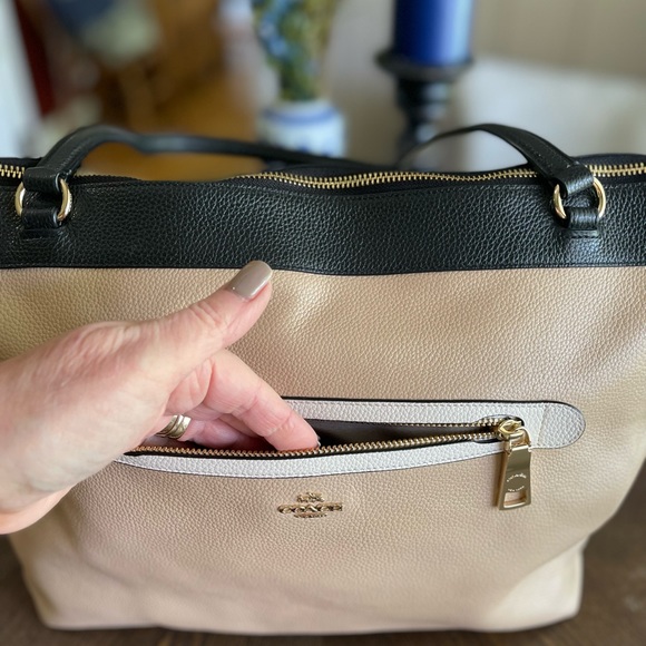 Coach Bag, Three-tone - Picture 2 of 8